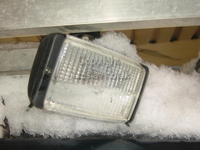 DSCF4937 voda a led ve svetle.JPG
